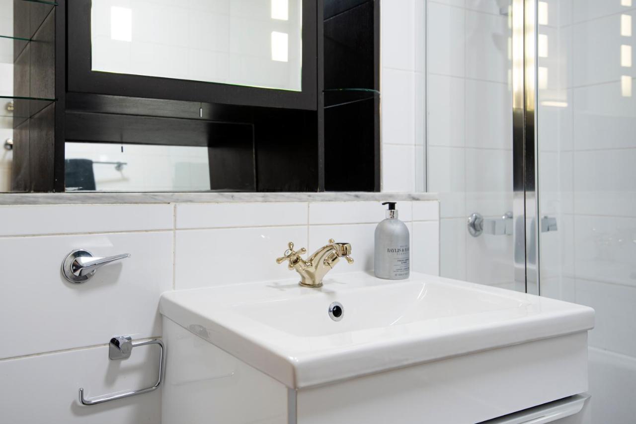 Large And Central 2 Bed London Exteriör bild